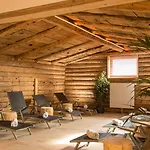 Landhaus Hubertus Aparthotel 3*