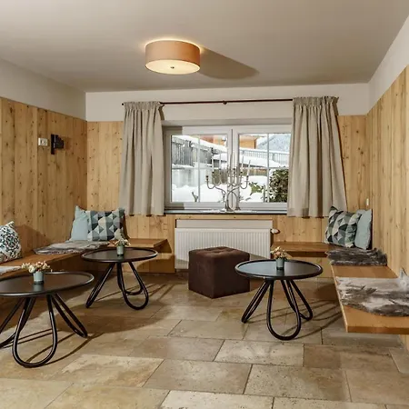 Apartahotel Hubertus Wellness & Breakfast 3*