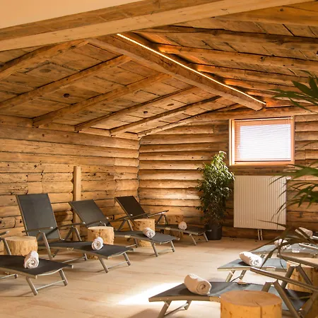 Hubertus Wellness & Breakfast Lejlighedshotel 4*