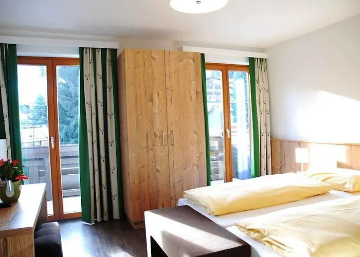 Aparthotel Landhaus Hubertus 3*